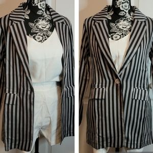 BLAZER TOP AND SHORTS SET FITS S TO MED